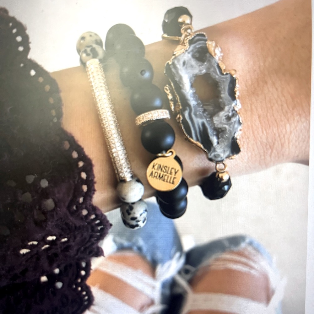 New- Kinsley Armelle Adgate Collection